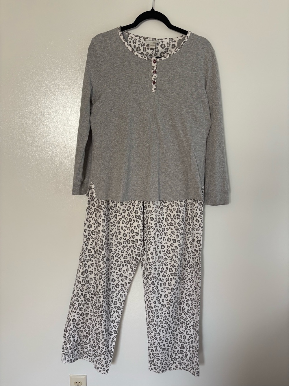 Garnet Hill “Skye” Luxury Pima Cotton Pajama Set Gray Leopard Mixed Print Large
